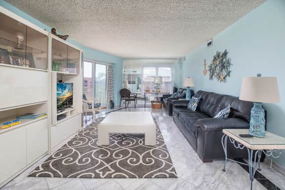 North Beach 714
