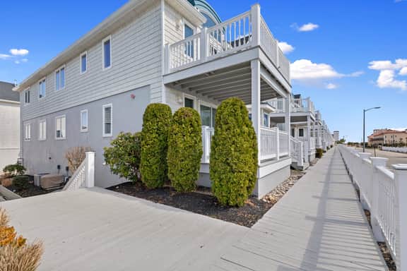 327 E. Raleigh Avenue, Unit A